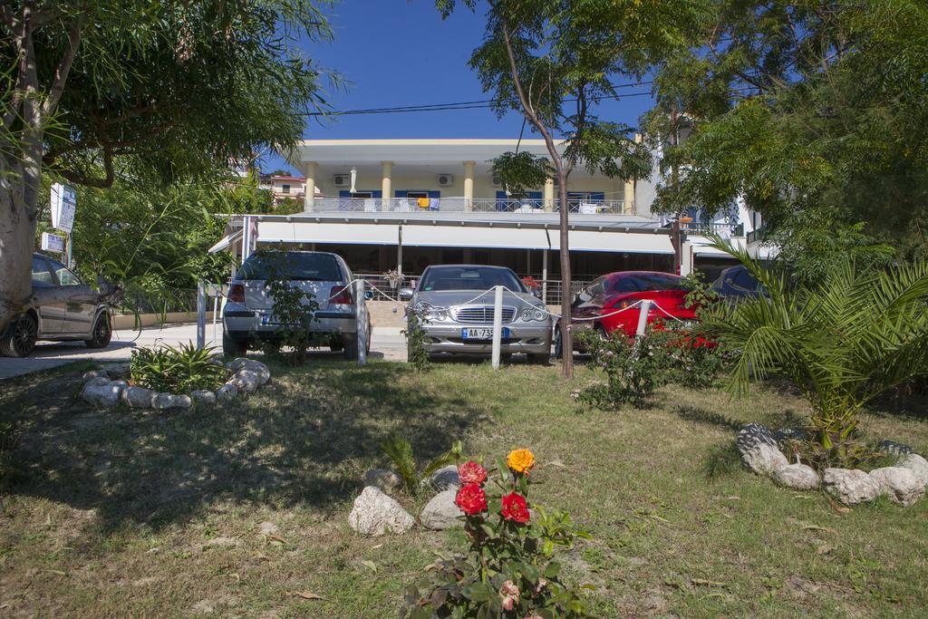 Loukas Vrachos Apartahotel Paralia Vrachou